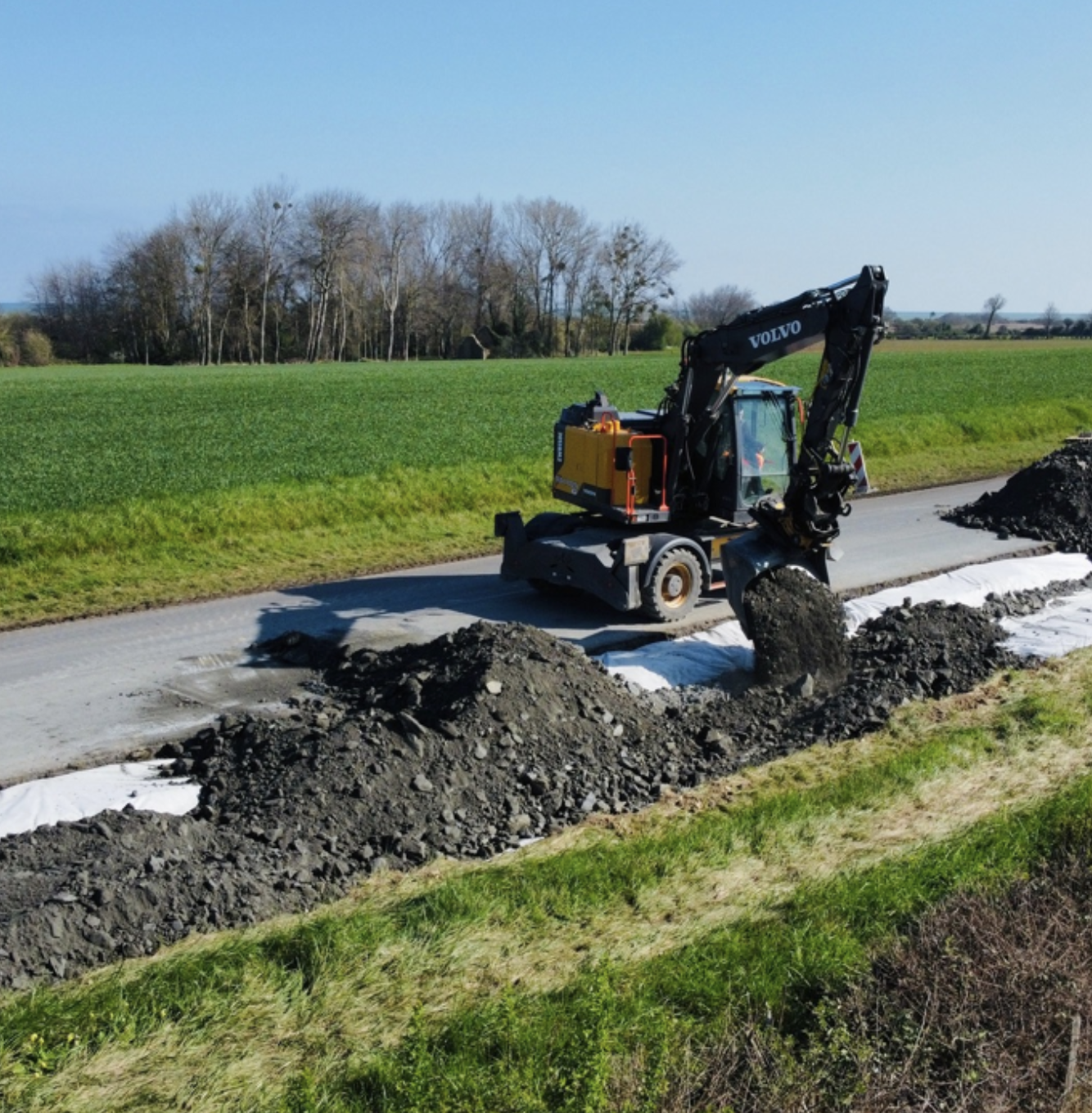 Chauffeurs de pelles à pneus
