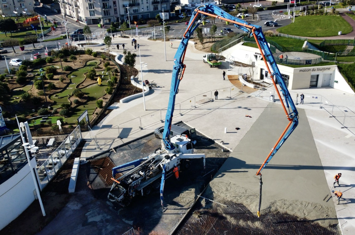 La place Lofi à Ouistreham Riva-Bella
